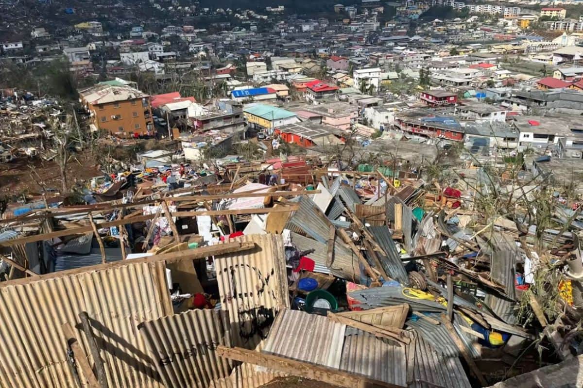 La colère gronde à Mayotte après l'évacuation des fonctionnaires