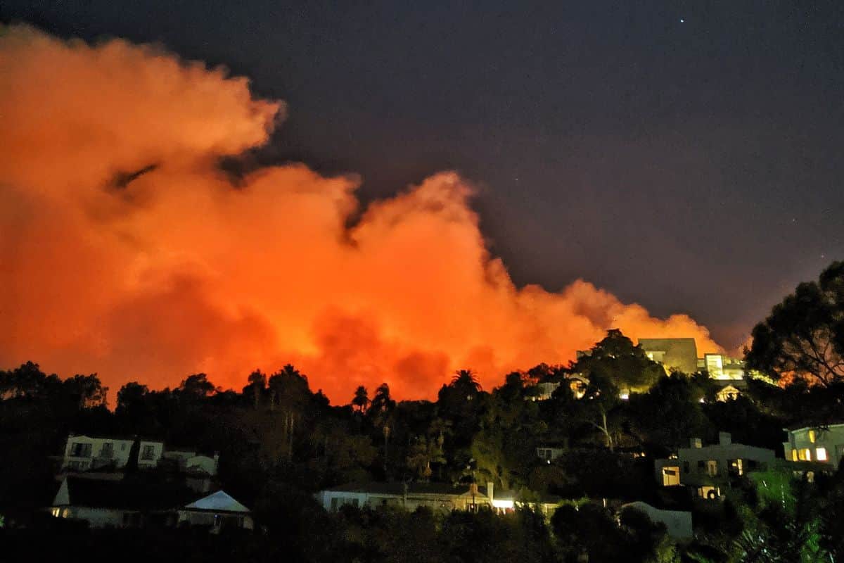 Les incendies de Los Angeles font 16 morts et continuent de se propager