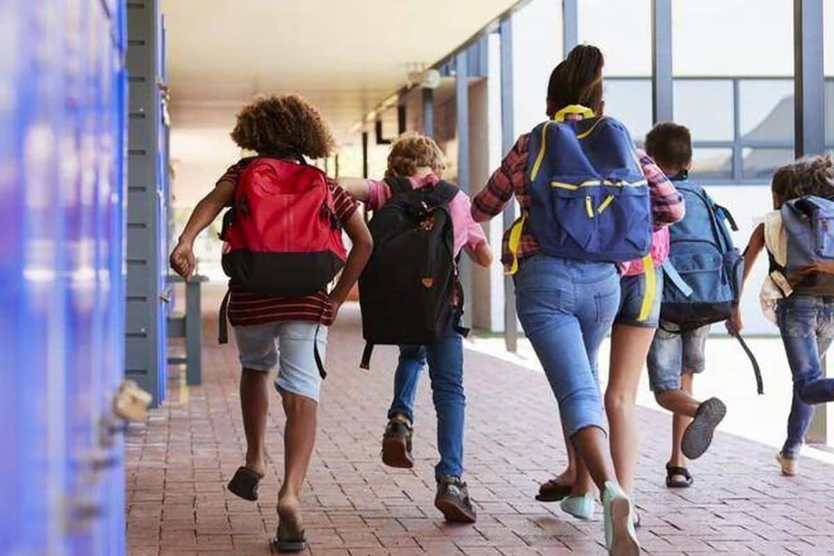 Rentrée scolaire des parents en colère face aux conditions difficiles