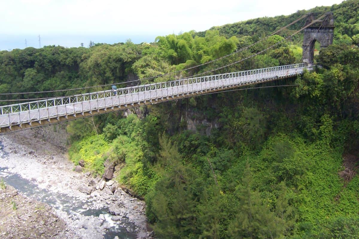 Découverte d'un corps près du pont de La Rivière de l'Est