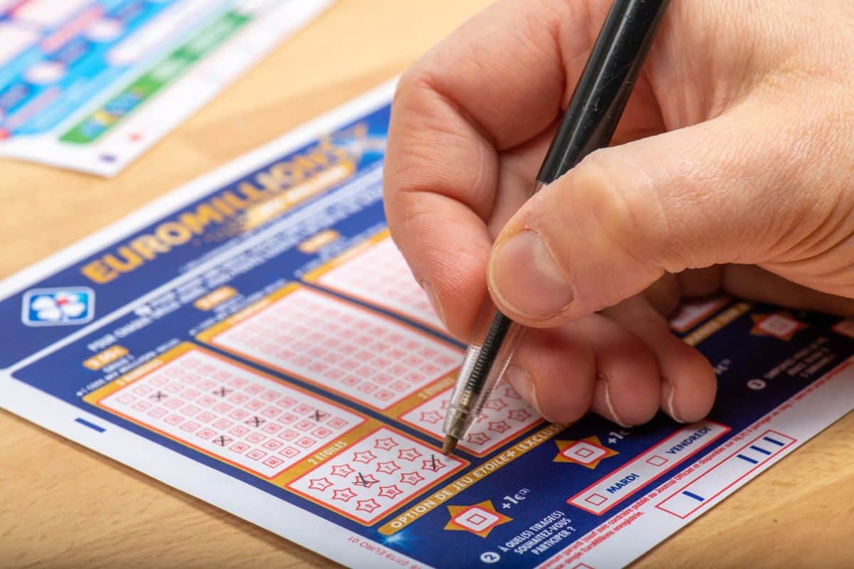 Jackpot EuroMillions de 243 millions d'euros à gagner aujourd'hui