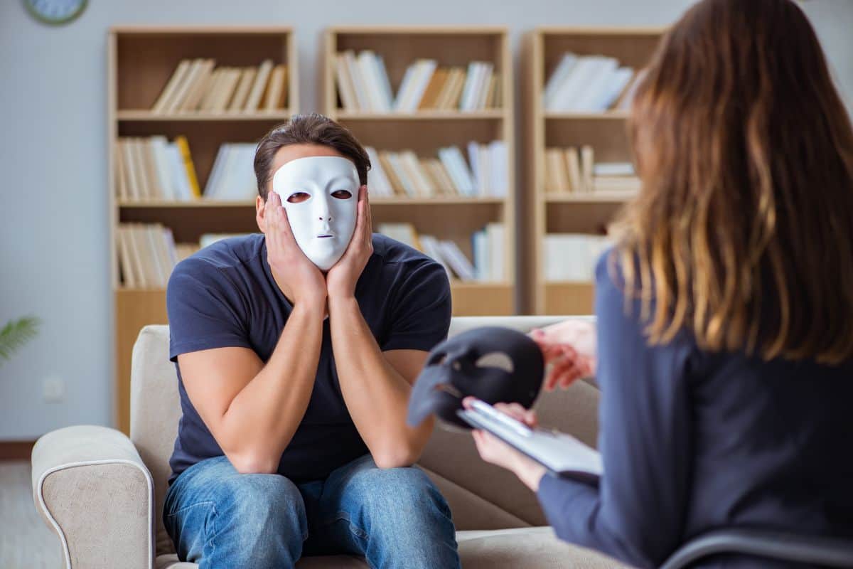 Le trouble de la personnalité narcissique et ses impacts sur les relations sociales et psychologiques
