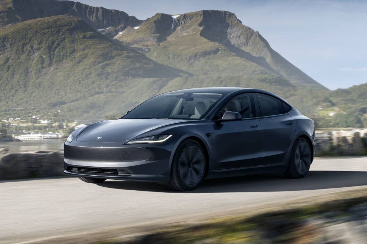 Tesla perd plus de 900 milliards de dollars en trois mois et plonge en Bourse