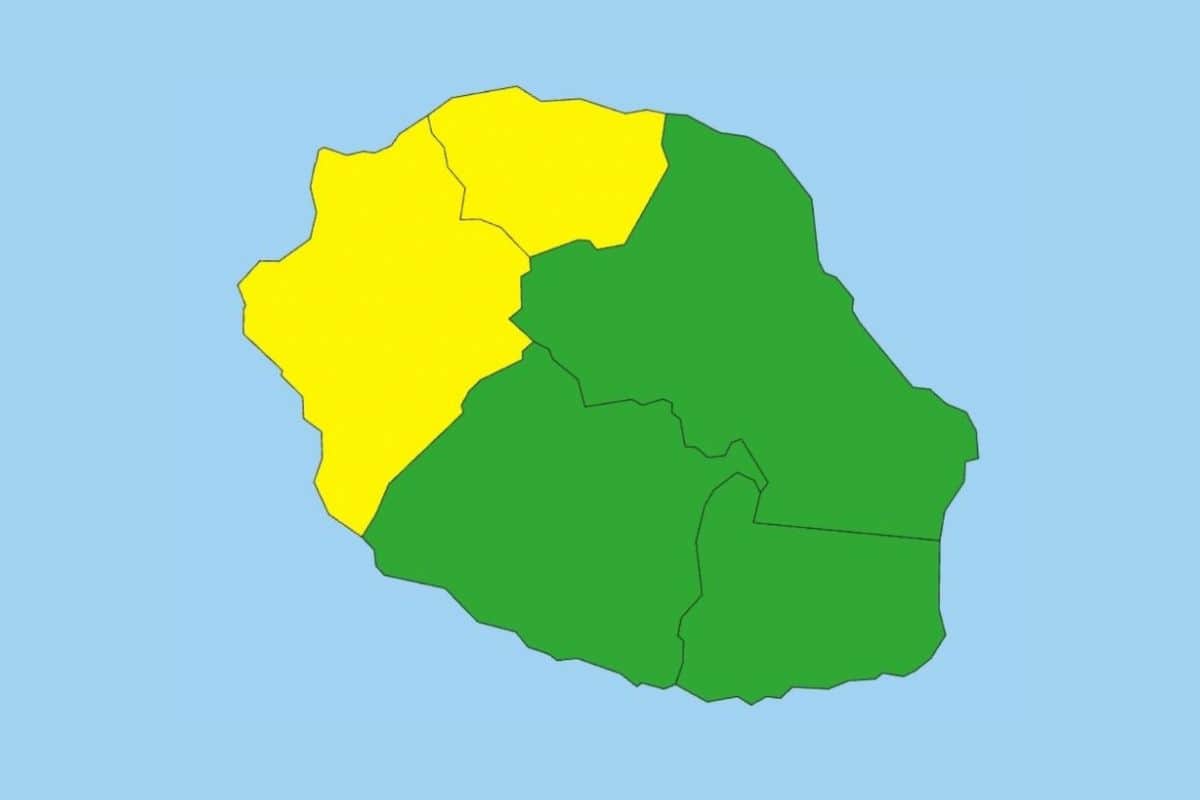 Vigilance jaune pour fortes pluies et orages sur le nord et l’ouest de La Réunion