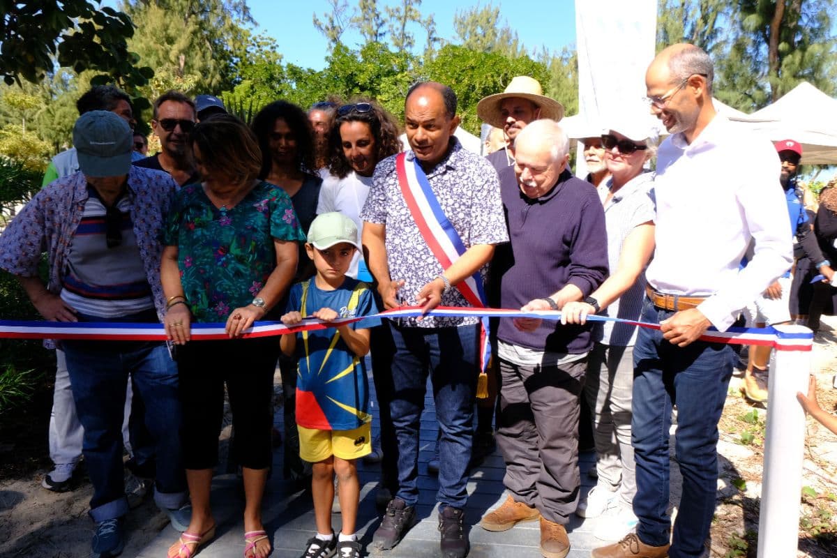 Saint-Paul inaugure la végétalisation des plages de l’Hermitage et des Brisants un tournant écologique majeur