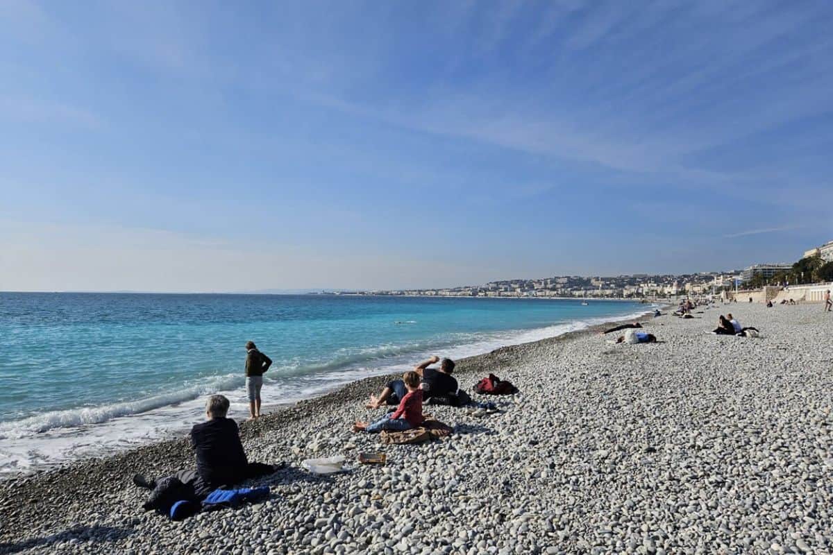 _Un problème technique plus d'une centaine de baigneurs tombent malades après une baignade dans de l'eau d'égout