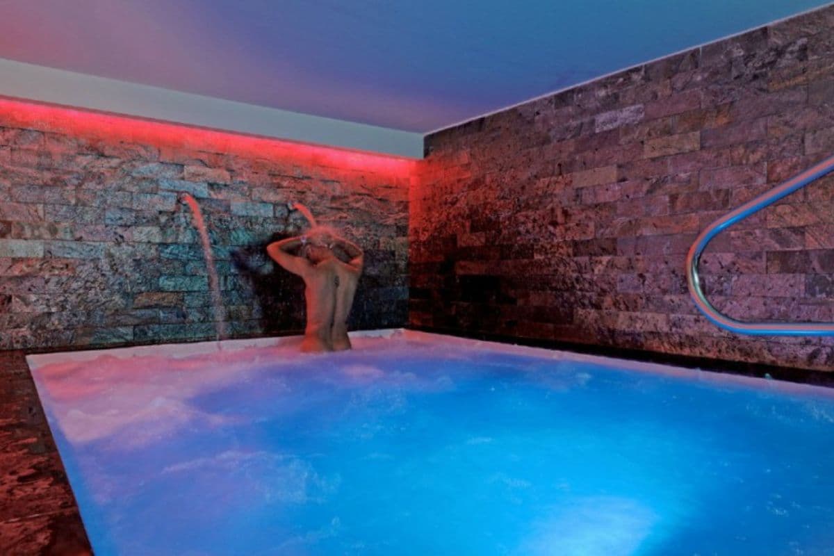 Saint-Denis Le Bubbles Sauna Club, alliant détente, bien-être et expériences sensorielles adultes
