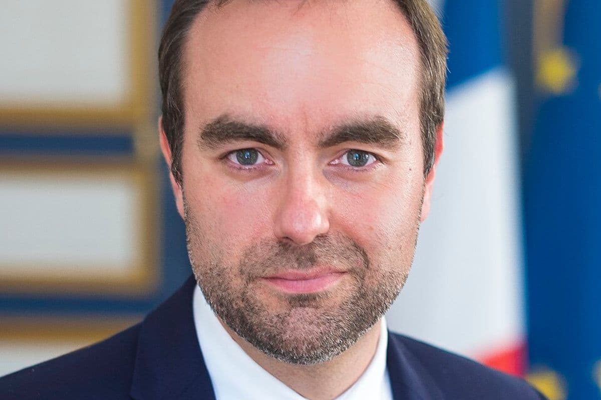Sébastien Lecornu, master non validé, diplôme, transparence, polémique, éducation supérieure, Assas
