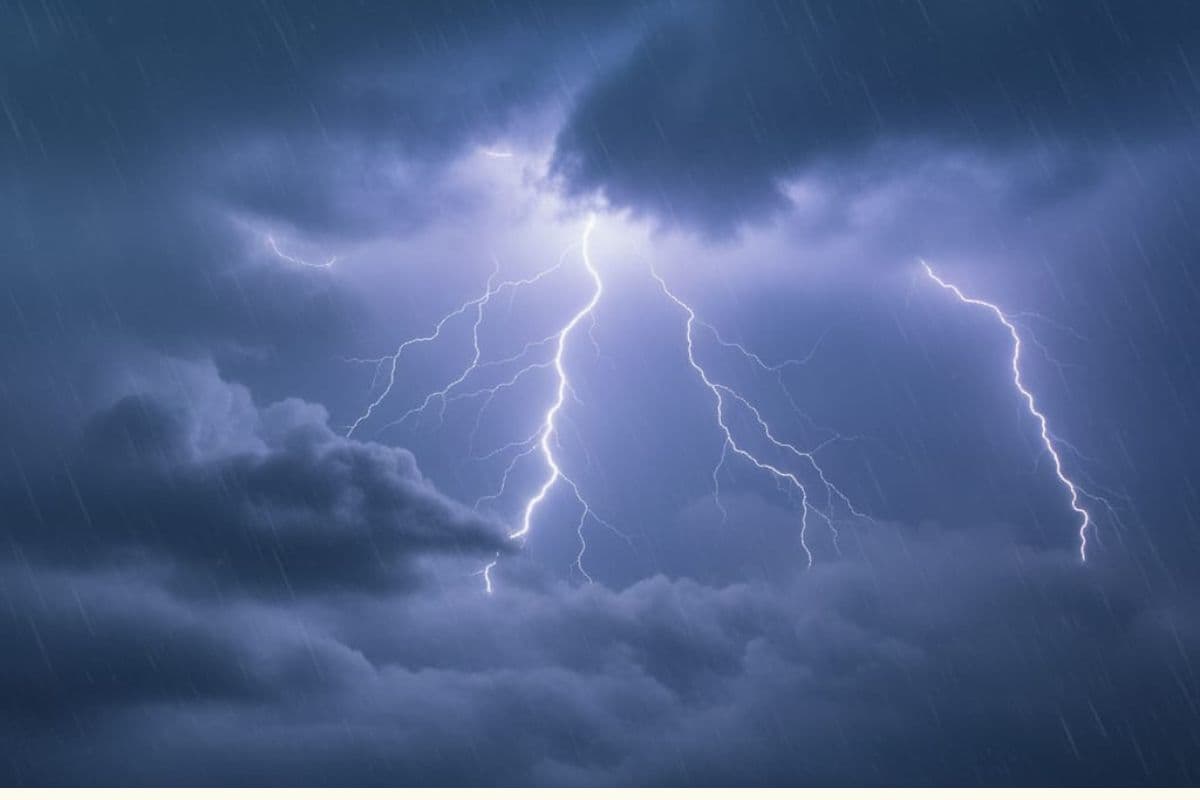 Vigilance Jaune fortes pluies et orages attendus sur le Nord et l’Est de La Réunion