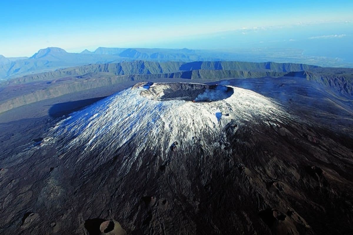 “Le Piton murmure à nouveau” La Réunion doit-elle s’attendre à une éruption imminente