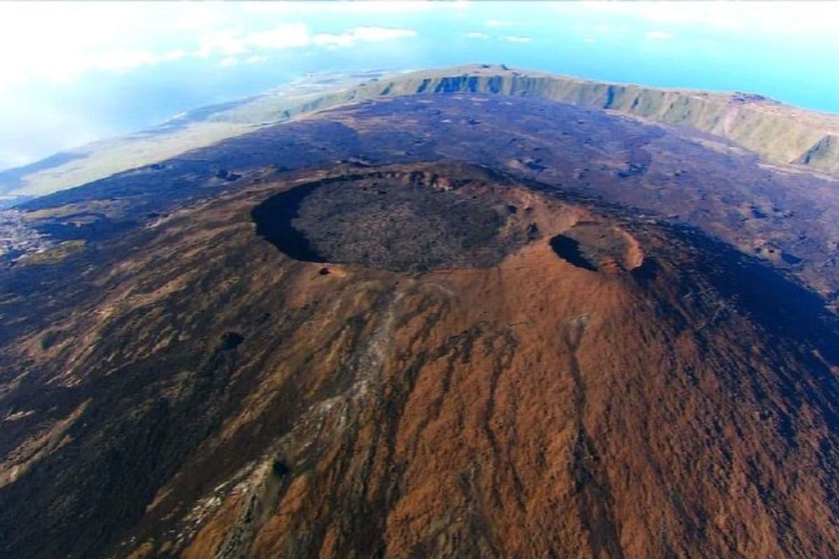 Piton de la Fournaise le volcan sous pression, l’éruption toujours incertaine