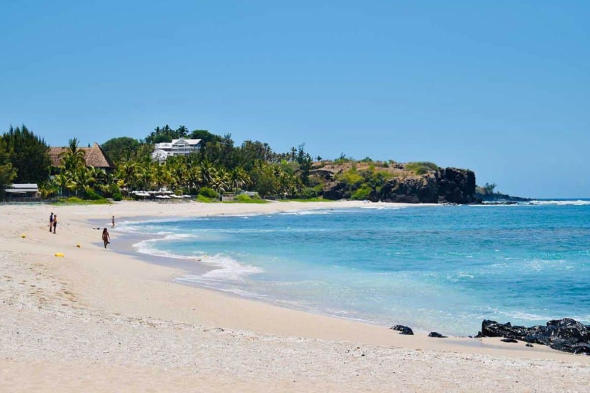 Saint-Paul baignade et activités nautiques temporairement interdites sur plusieurs plages de l’Ouest