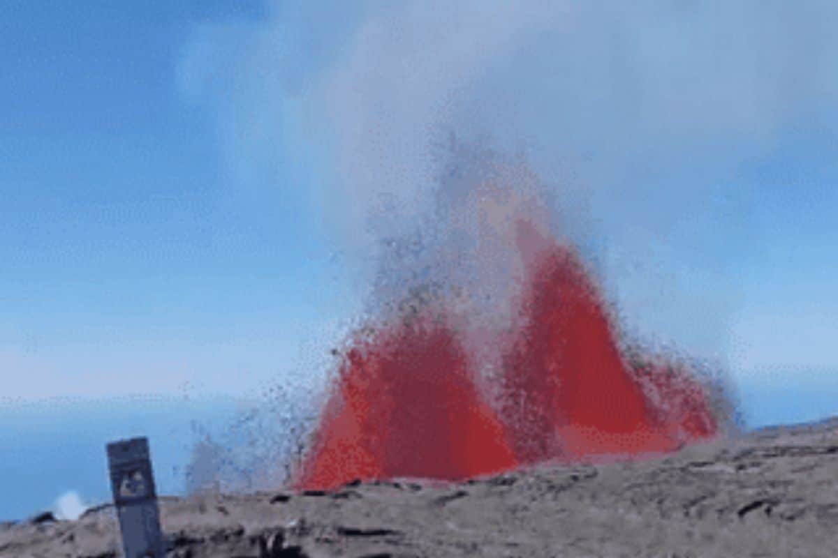 Piton de la Fournaise le volcan entre en éruption pour la deuxième fois en 2026