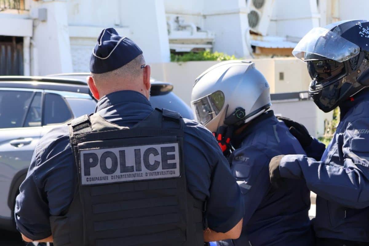Deux-roues à La Réunion une opération coup de poing révèle des comportements à haut risque