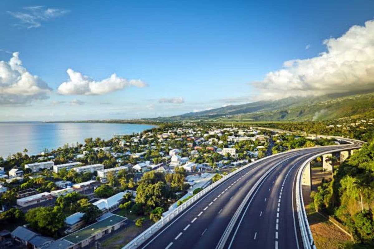 La Réunion, jeunes, avenir, emploi, départ, identité, société, choix de vie