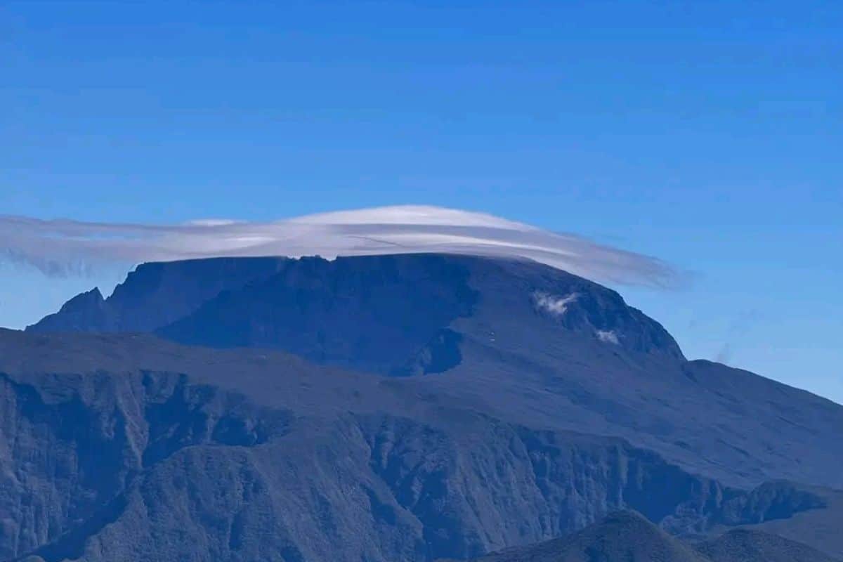 La Réunion, Piton des Neiges, météo, nuage lenticulaire, nature, volcan, paysages, phénomène