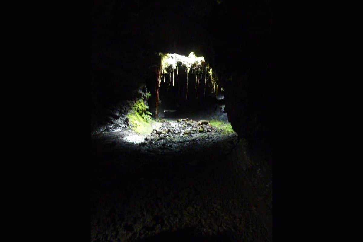 Piton de la Fournaise réouverture des tunnels de lave de 2004 au public