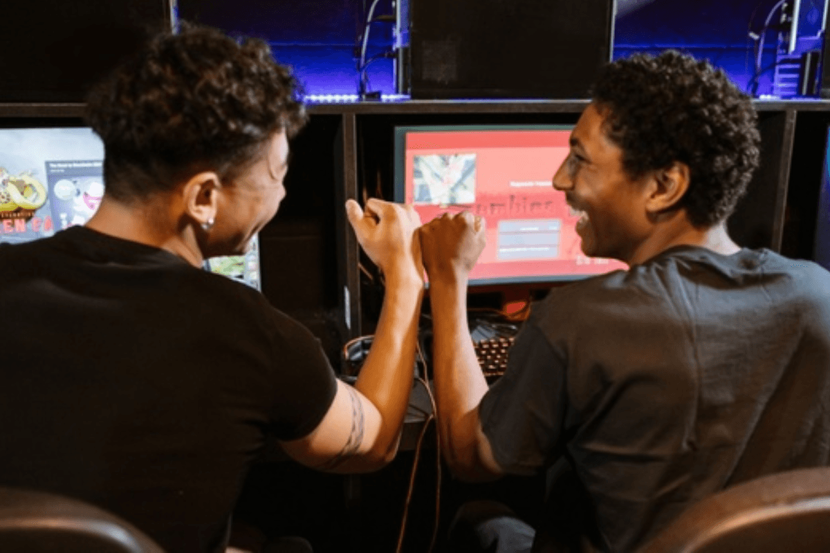 La première finale d’Esports Arena réunit quatre joueurs au CREPS de La Réunion